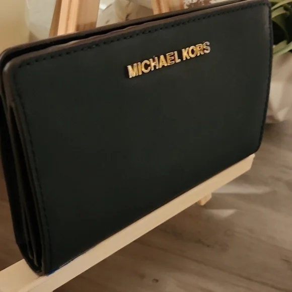 Michael Kors Navy Blue Wallet - Picture 5 of 11